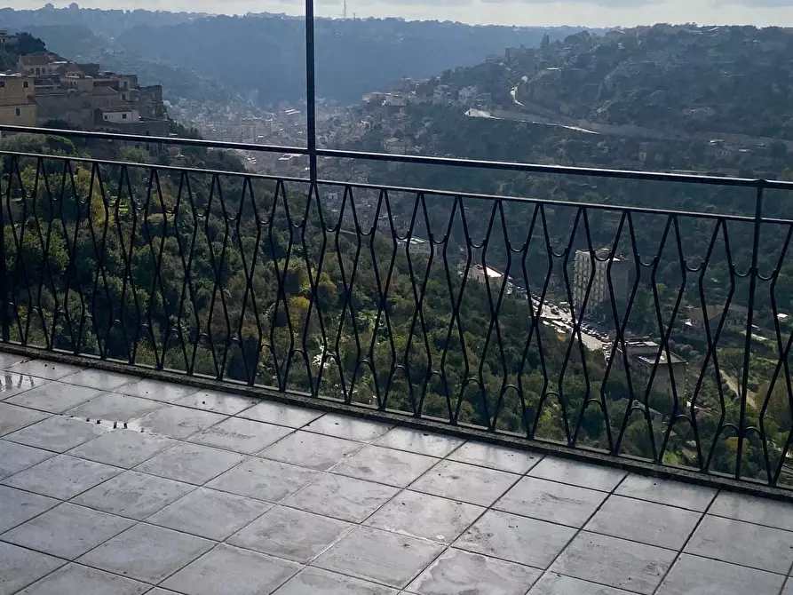 Immagine 1 di Attico in vendita  in Via Loreto Gallinara 964 a Modica