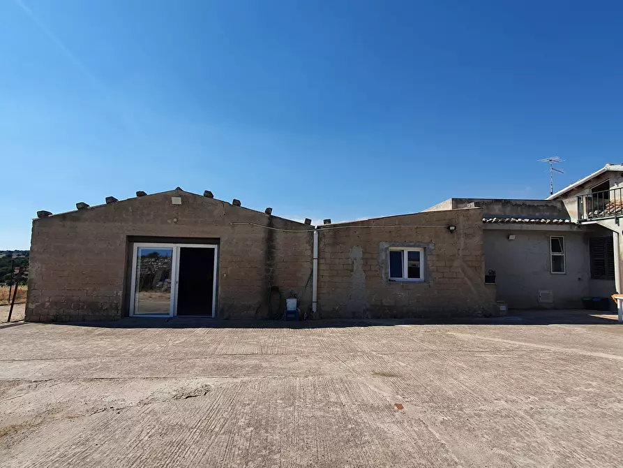 Immagine 22 di Villa in vendita  a Modica