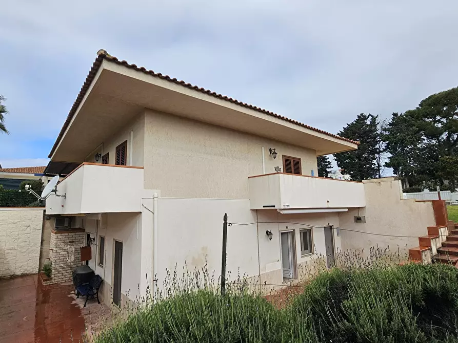 Immagine 14 di Villa in vendita  in Via Portovenere 80 a Ragusa