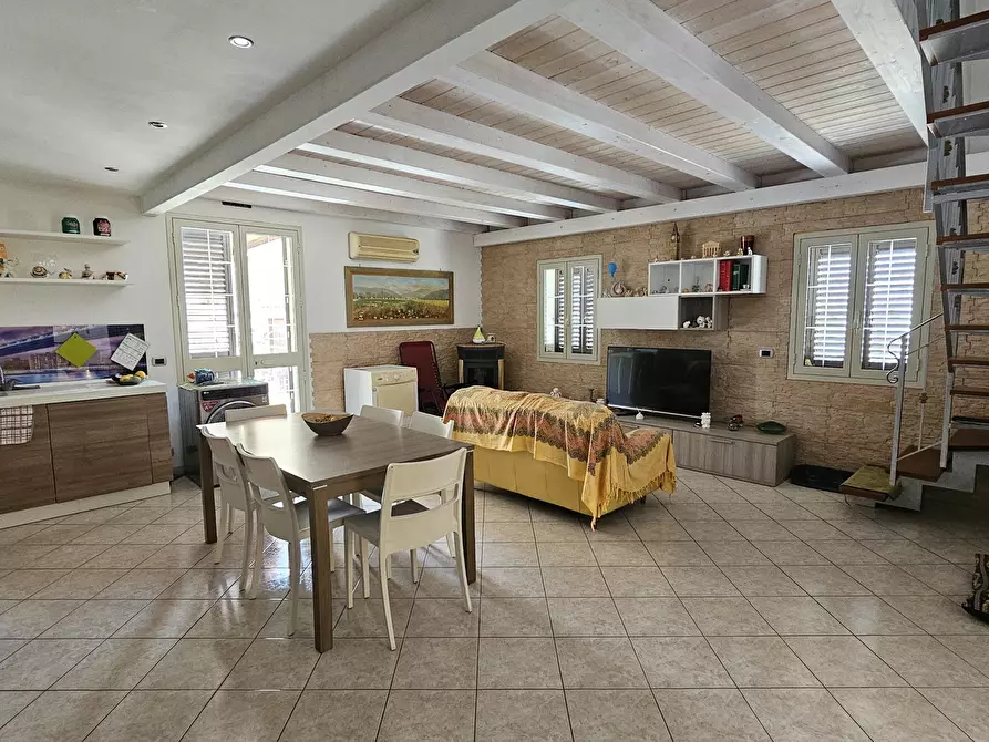 Immagine 2 di Porzione di casa in vendita  a Scicli