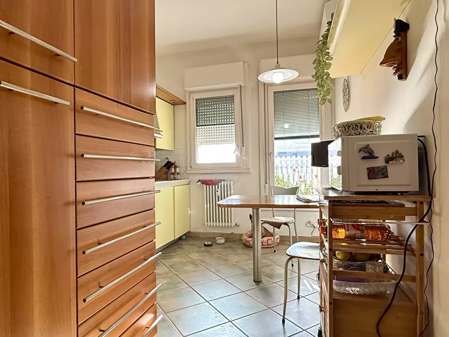 Immagine 15 di Pentalocale in vendita  in Via Allende 23 a Bologna