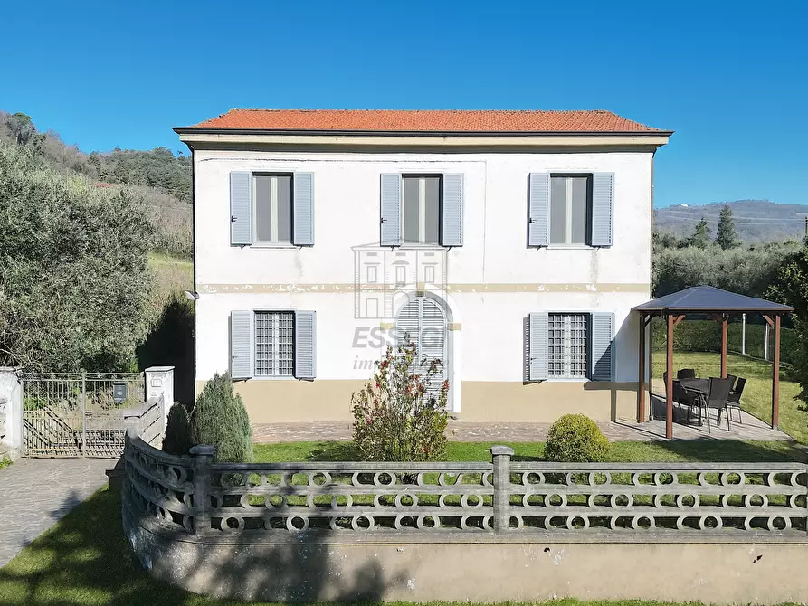 Immagine 4 di Villa in vendita  in Via delle Scuole 38 a Lucca
