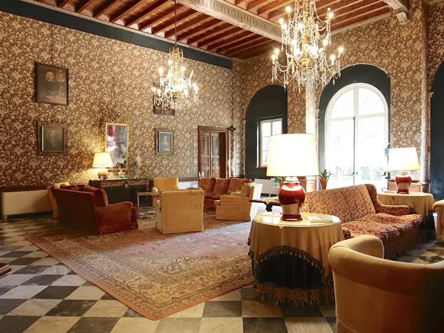 Immagine 5 di Albergo/B&B/Residence in vendita  in Via Nuova per Pisa a Lucca