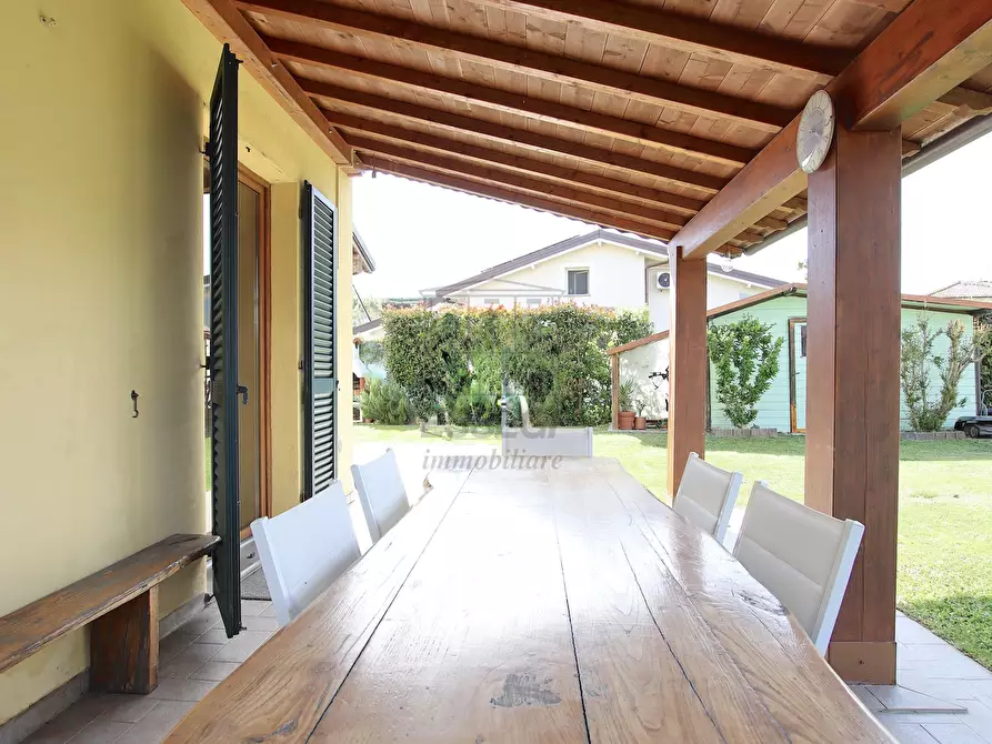 Immagine 6 di Villa in vendita  in Via Lombarda Lammari 293 a Capannori