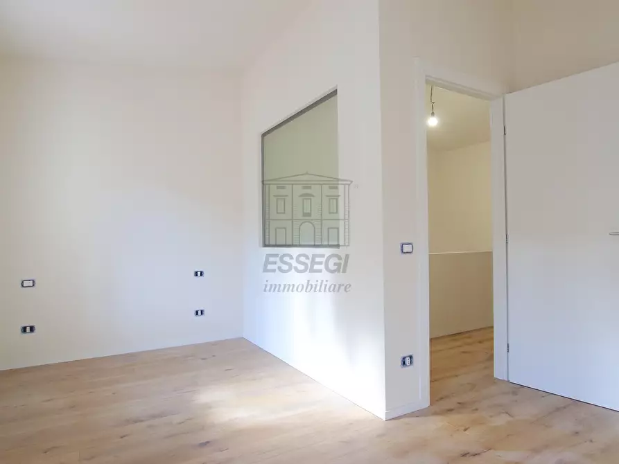 Immagine 10 di Appartamento in vendita  in Piazza San Michele a Lucca