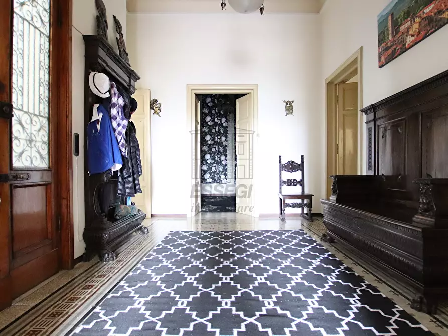 Immagine 13 di Villa in vendita  a Lucca