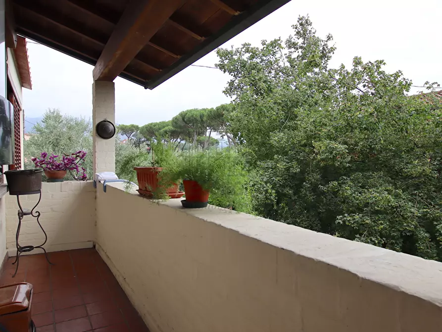 Immagine 40 di Villa in vendita  in Via della Chiesa di Gragnano a Capannori