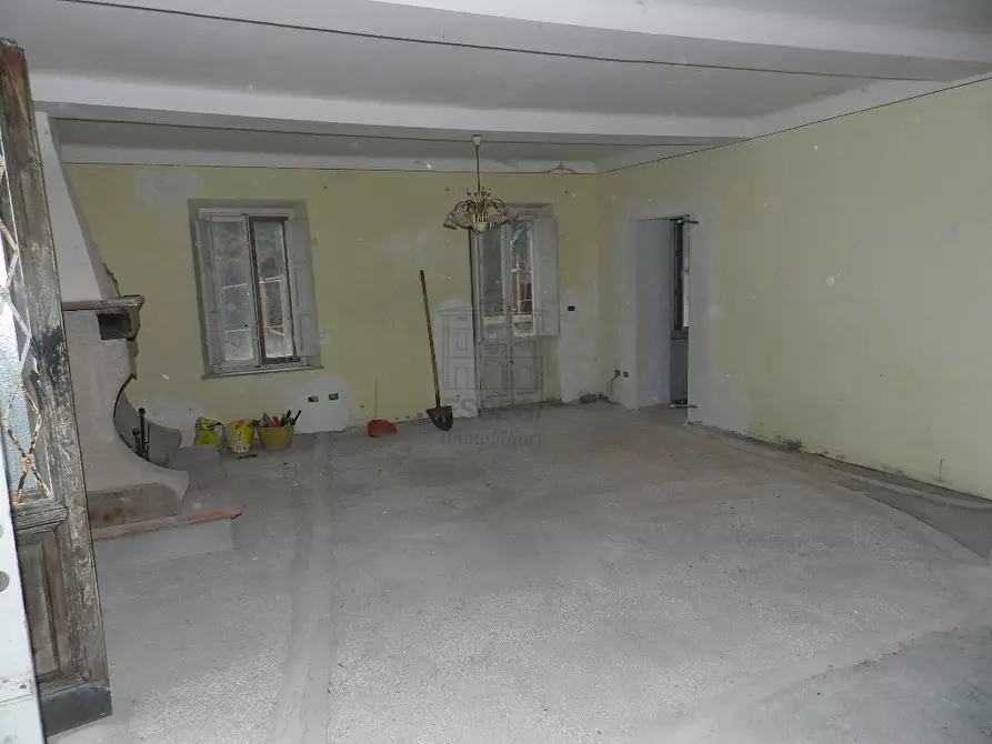 Immagine 14 di Rustico / casale in vendita  in Via per Chiatri a Lucca