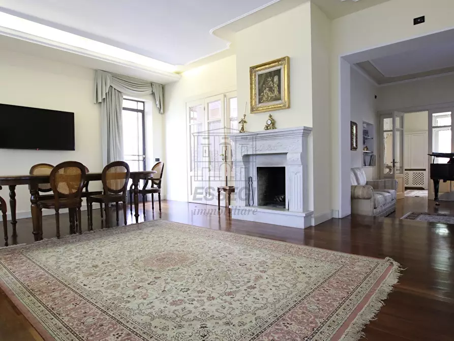 Immagine 10 di Villa in vendita  in Viale Pacini 35 a Lucca