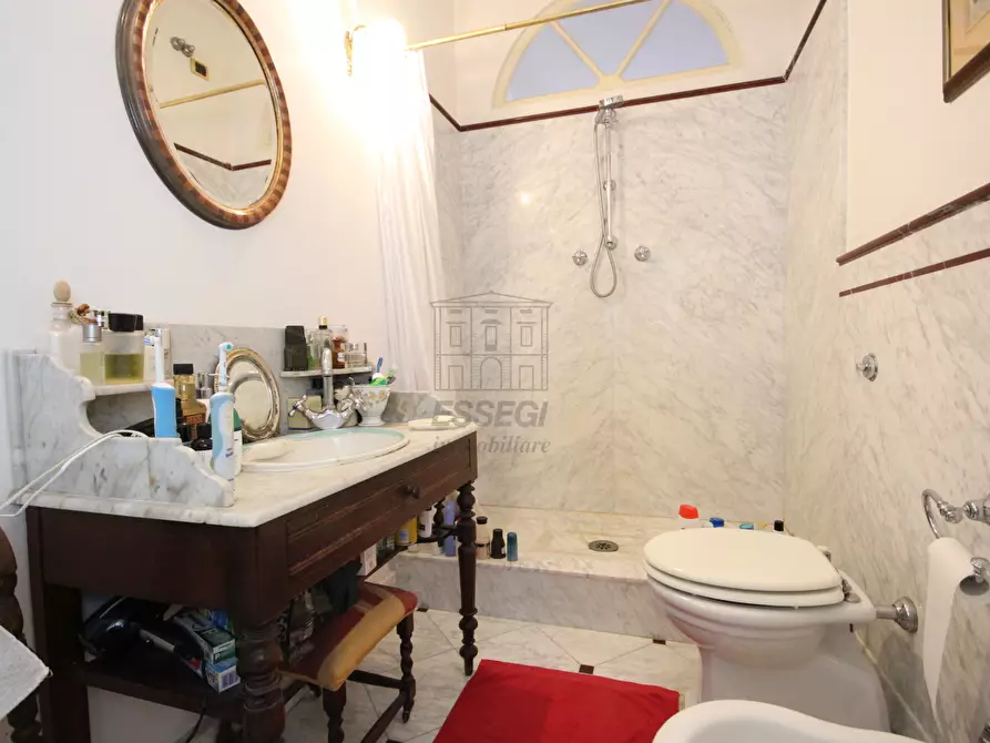 Immagine 24 di Appartamento in vendita  in piazza san frediano a Lucca