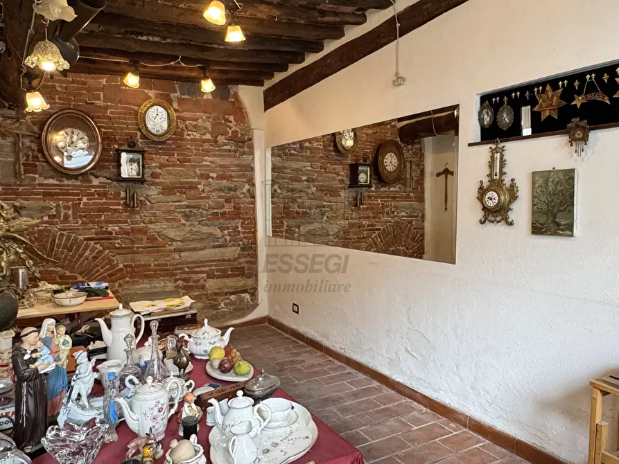 Immagine 1 di Locale commerciale in vendita  in via vecchia v 2/A a Lucca