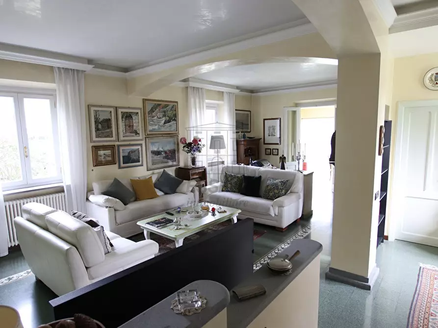 Immagine 14 di Villa in vendita  in Via dei Berti a Lucca