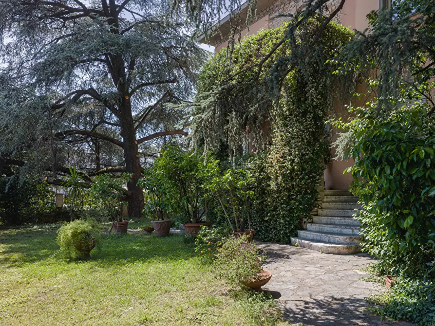 Immagine 7 di Villa in vendita  in Via Castruccio Buonamici a Lucca