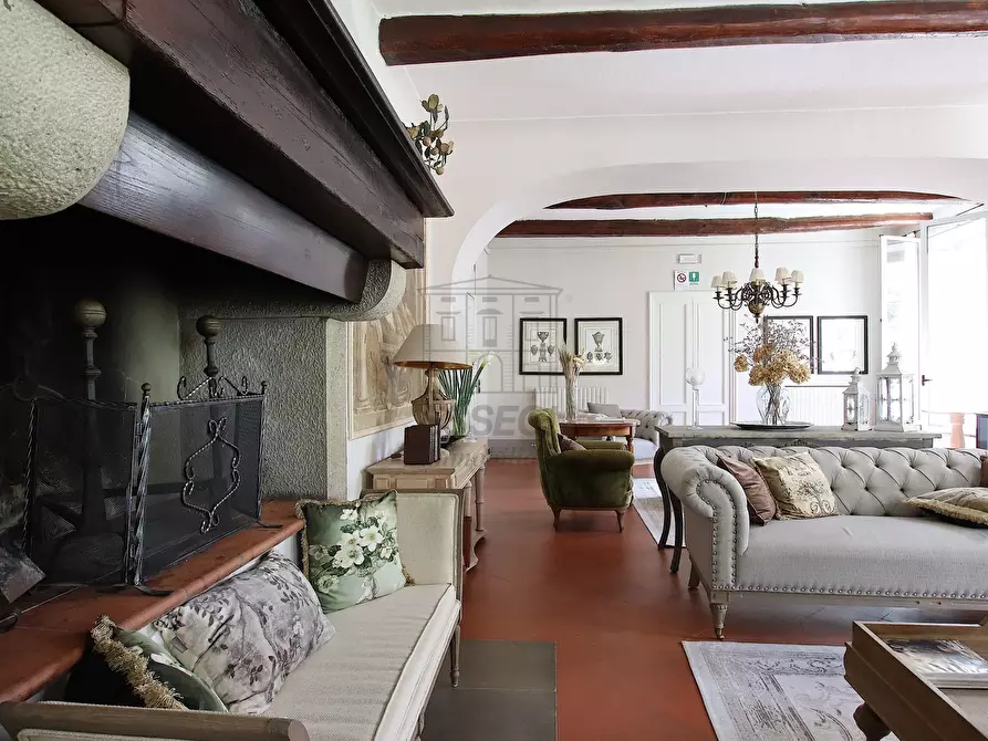 Immagine 4 di Villa in vendita  in vicopelago a Lucca