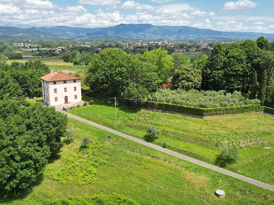 Immagine 1 di Villa in vendita  in Via per Gattaiola e Meati 598/A a Lucca