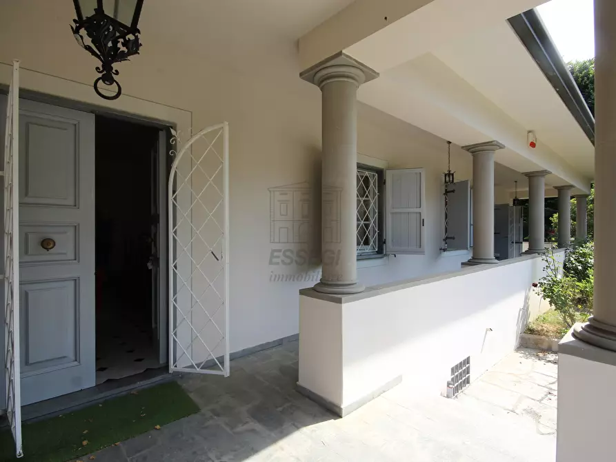 Immagine 22 di Villa in vendita  in via pradalino a Camaiore