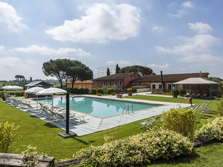 Immagine 6 di Rustico / casale in vendita  in Via di Montecarlo 59 a Lucca