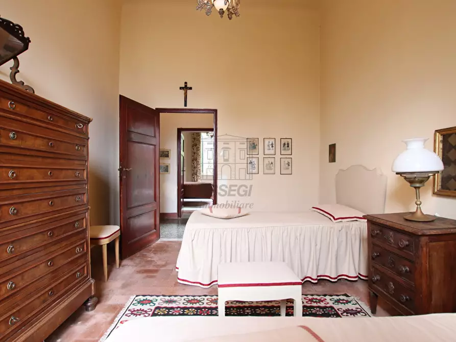 Immagine 56 di Villa in vendita  in via di montecatino a Lucca