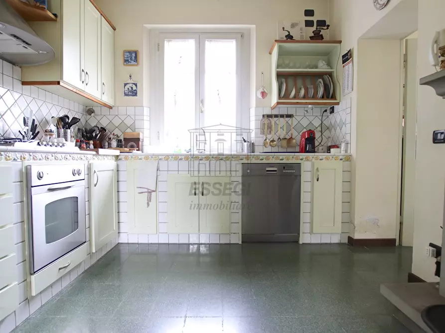 Immagine 10 di Villa in vendita  in Via dei Berti a Lucca