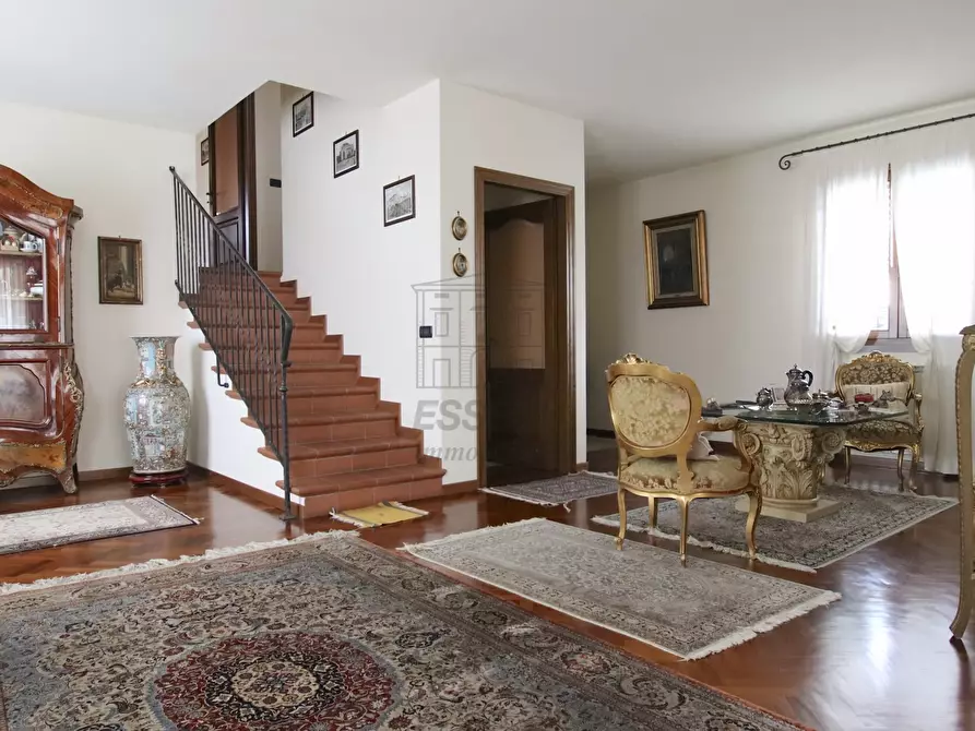 Immagine 5 di Villa in vendita  in Via delle Ville Prima a Lucca