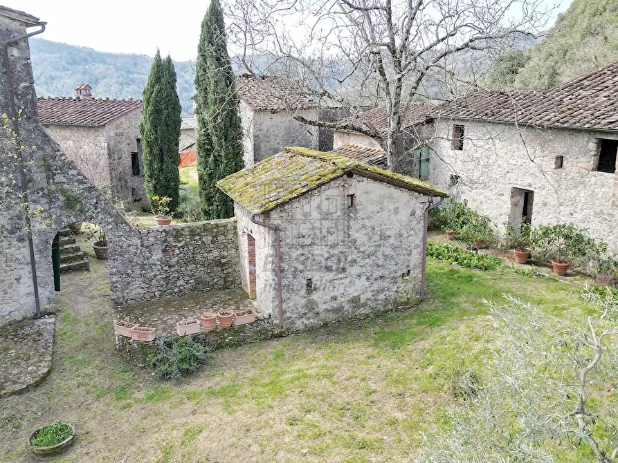 Immagine 8 di Rustico / casale in vendita  in S.v. di Partigliano 11/A a Lucca