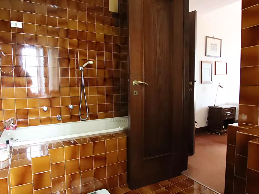 Immagine 34 di Villa in vendita  in Via della Chiesa di Gragnano a Capannori