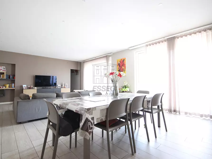 Immagine 17 di Villa in vendita  in Viale Prete a Capannori