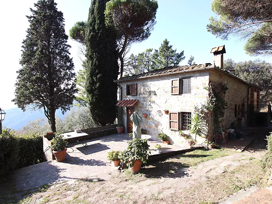 Immagine 1 di Rustico / casale in vendita  in mastiano a Lucca