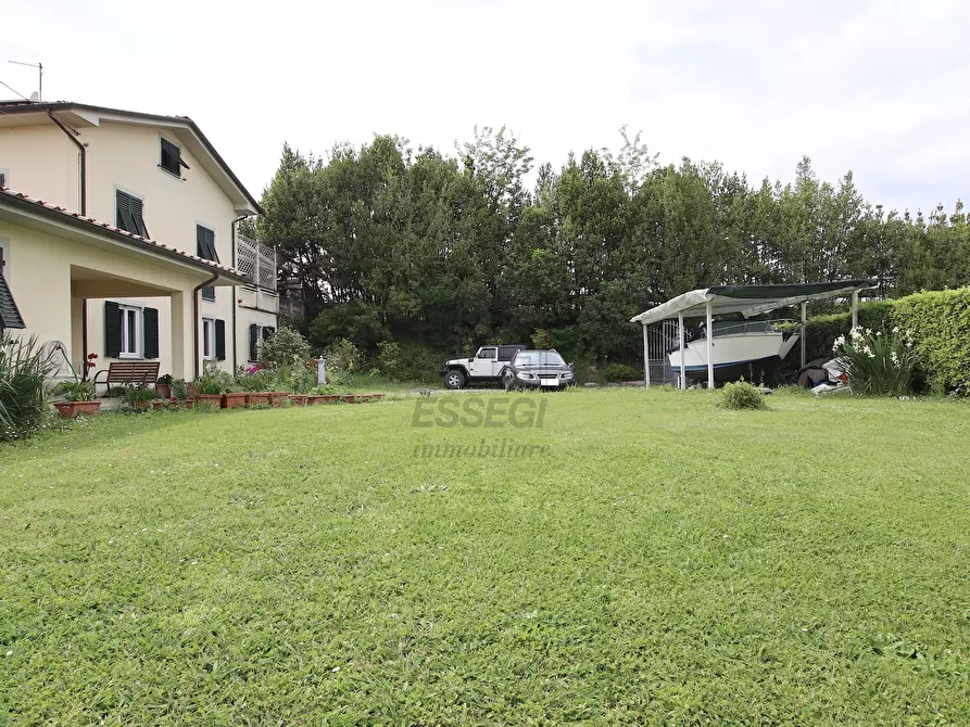 Immagine 5 di Villa in vendita  in Via dei Berti a Lucca
