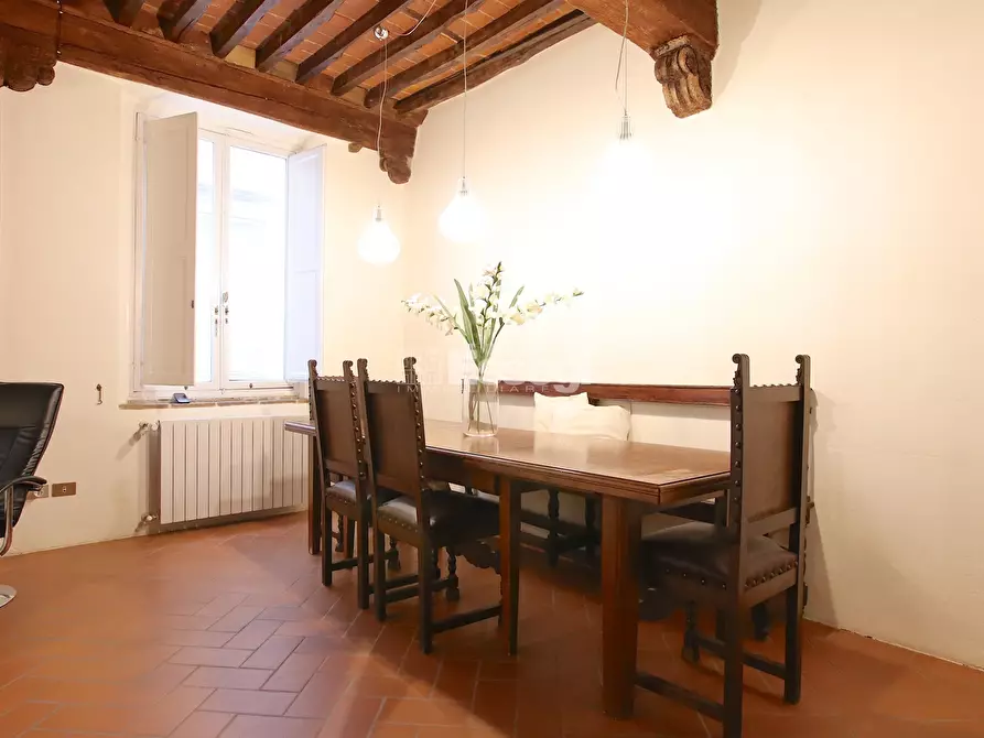 Immagine 9 di Appartamento in vendita  a Lucca