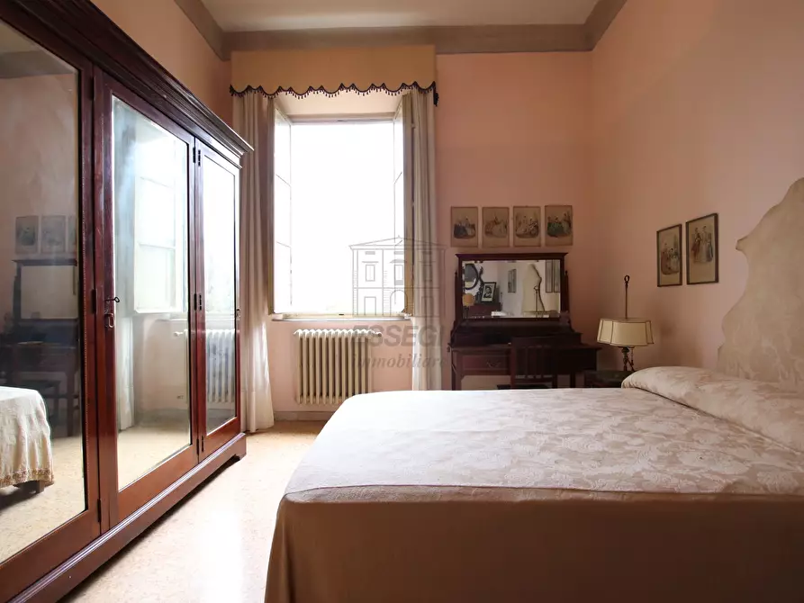 Immagine 44 di Villa in vendita  in via di montecatino a Lucca