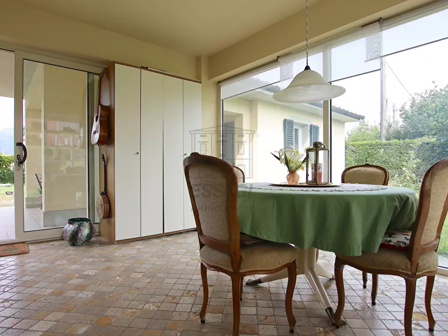 Immagine 9 di Villa in vendita  in Via dei Berti a Lucca