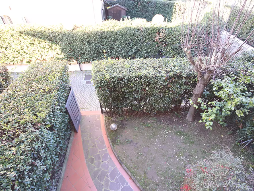 Immagine 16 di Appartamento in vendita  in Via dei Dorini a Lucca