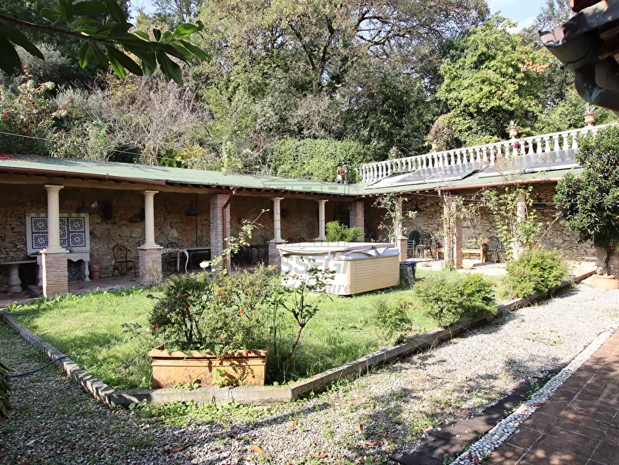 Immagine 50 di Villa in vendita  in Via del Cimitero ⅩⅩⅠⅠⅠ 676 a Lucca