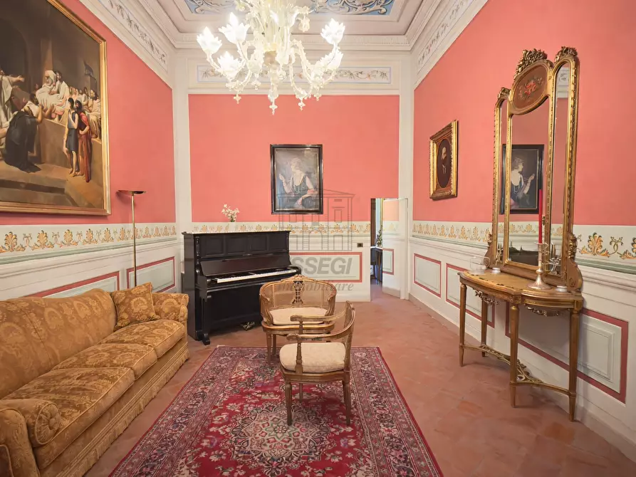 Immagine 2 di Appartamento in vendita  a Lucca