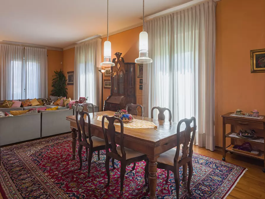 Immagine 16 di Villa in vendita  in Via Castruccio Buonamici a Lucca