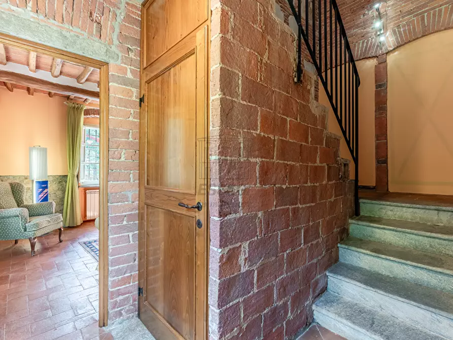 Immagine 9 di Rustico / casale in vendita  in Via di Mutigliano 1051/B a Lucca