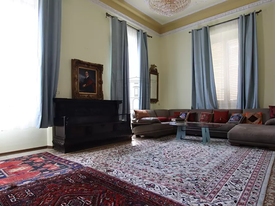 Immagine 26 di Villa in vendita  a Lucca