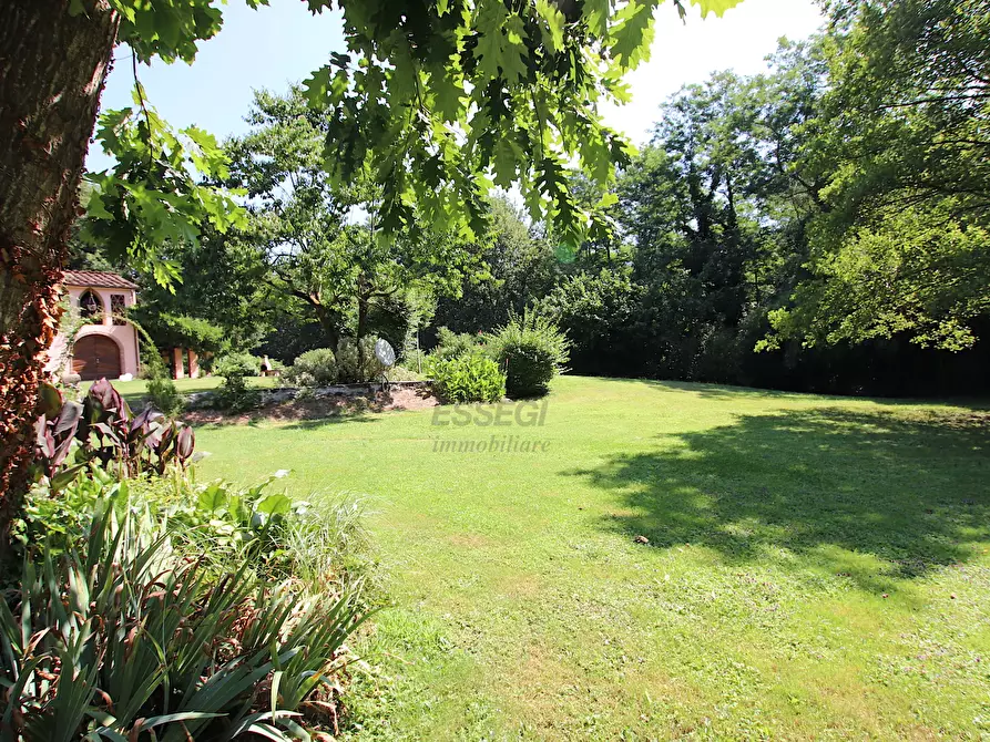 Immagine 36 di Rustico / casale in vendita  in Via della Chiesa di Gragnano a Lucca