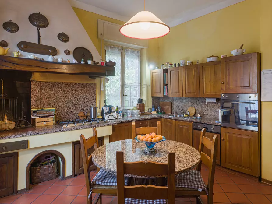 Immagine 18 di Villa in vendita  in Via Castruccio Buonamici a Lucca