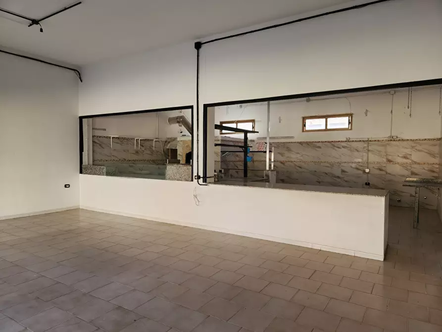 Immagine 2 di Locale commerciale in affitto  a San Sperate