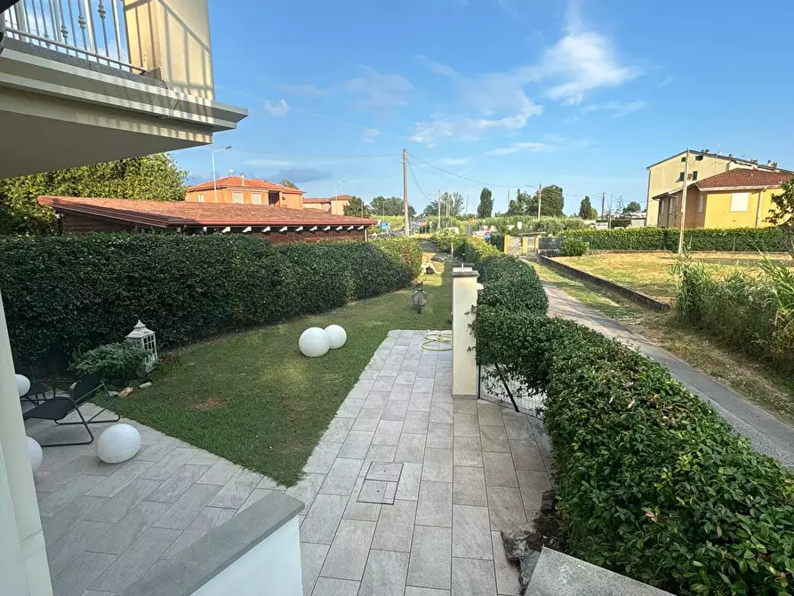 Immagine 16 di Porzione di casa in affitto  a Ameglia