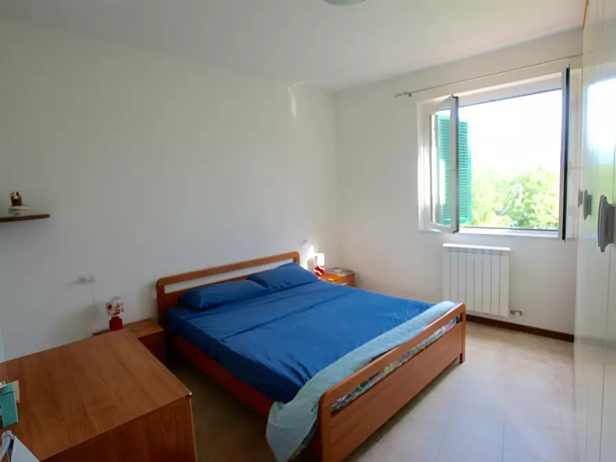 Immagine 10 di Trilocale in vendita  a Ameglia