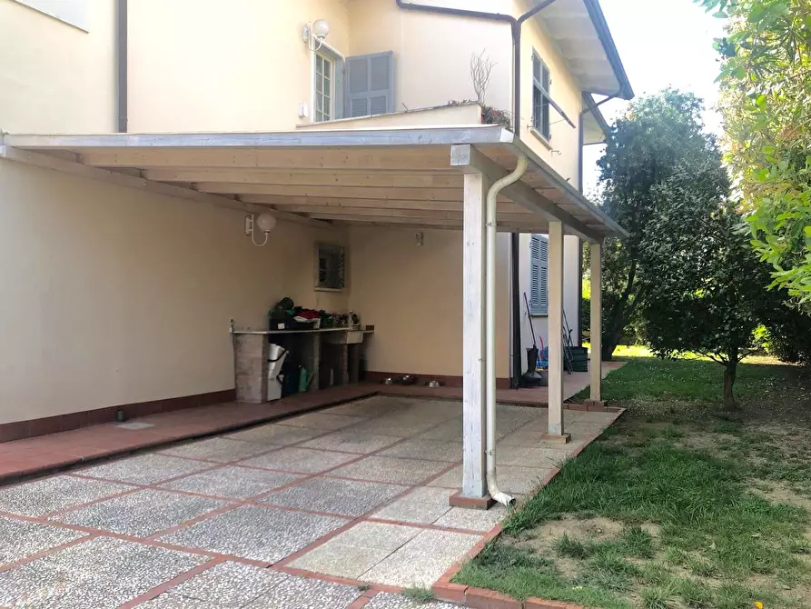 Immagine 24 di Villa in vendita  a Sarzana