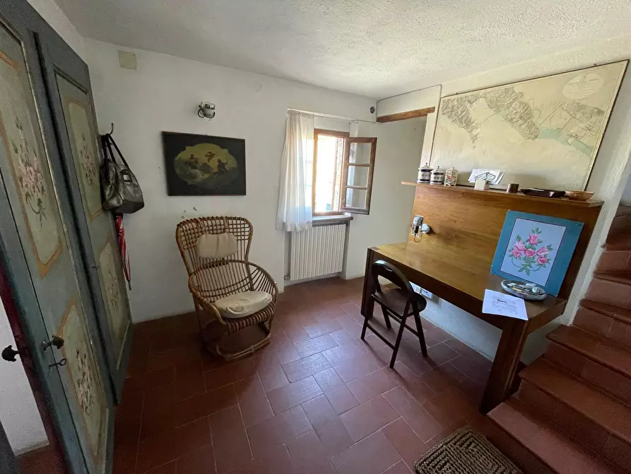 Immagine 5 di Pentalocale in vendita  in Piazza XIII Dicembre 6 a Ameglia