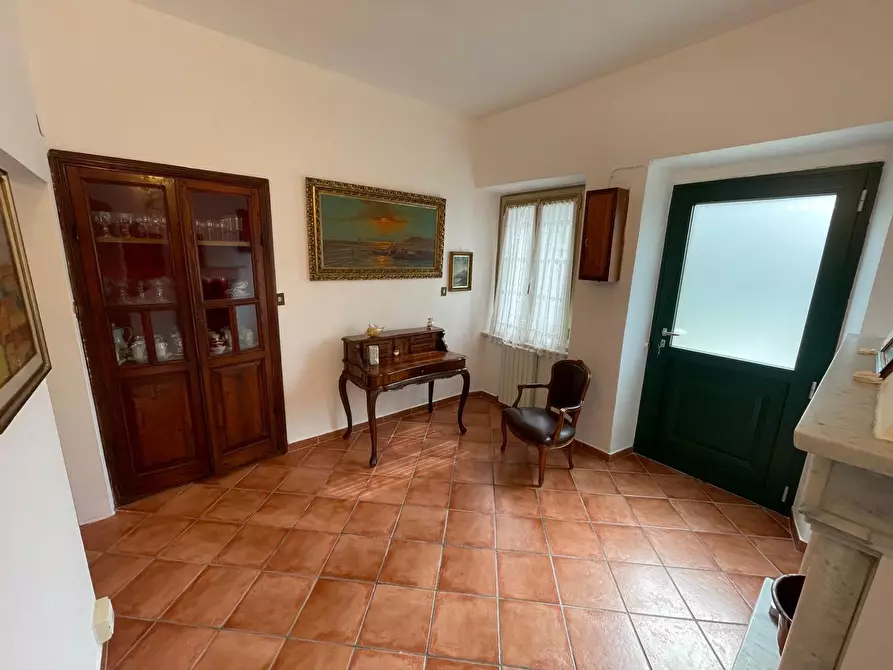 Immagine 2 di Porzione di casa in vendita  a Ameglia