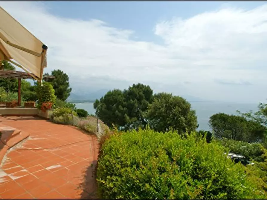 Immagine 3 di Pentalocale in vendita  a Ameglia