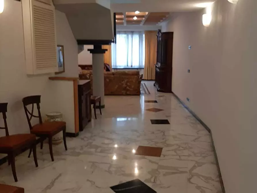 Immagine 3 di Pentalocale in vendita  a Sarzana