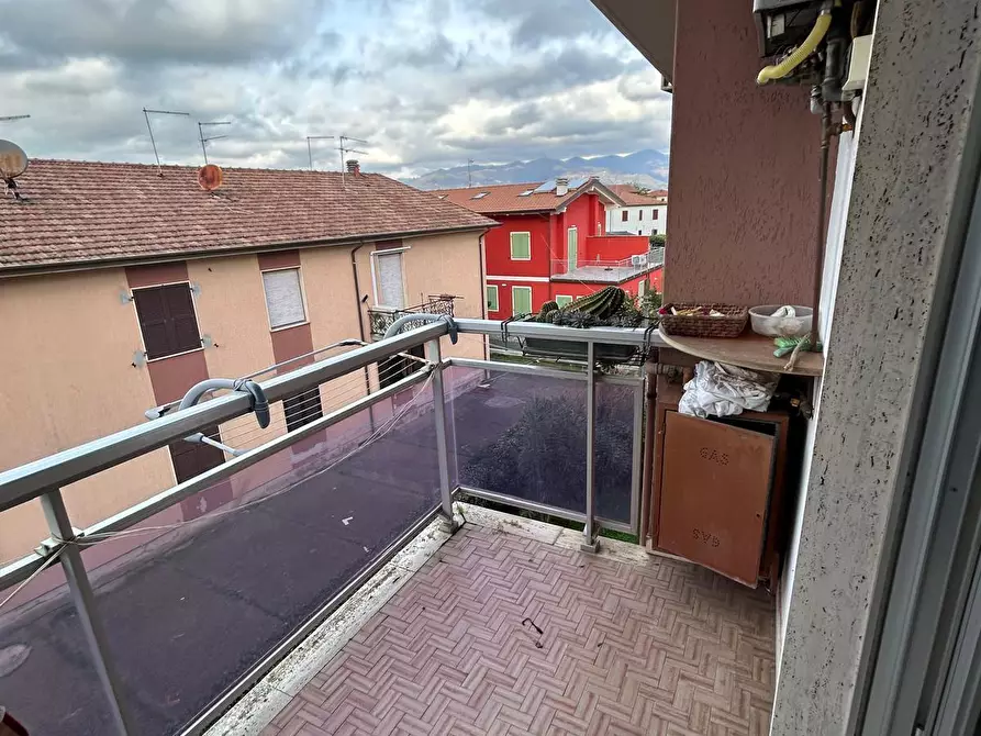 Immagine 12 di Trilocale in vendita  a Ameglia