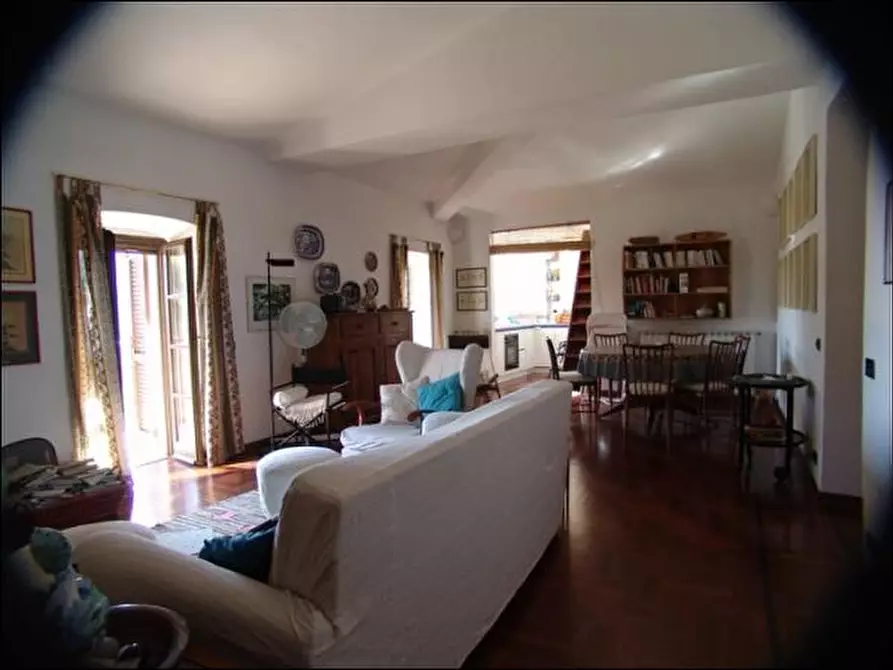 Immagine 4 di Pentalocale in vendita  a Ameglia